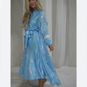 Aleeza Paris Satiny Dress (missing belt)